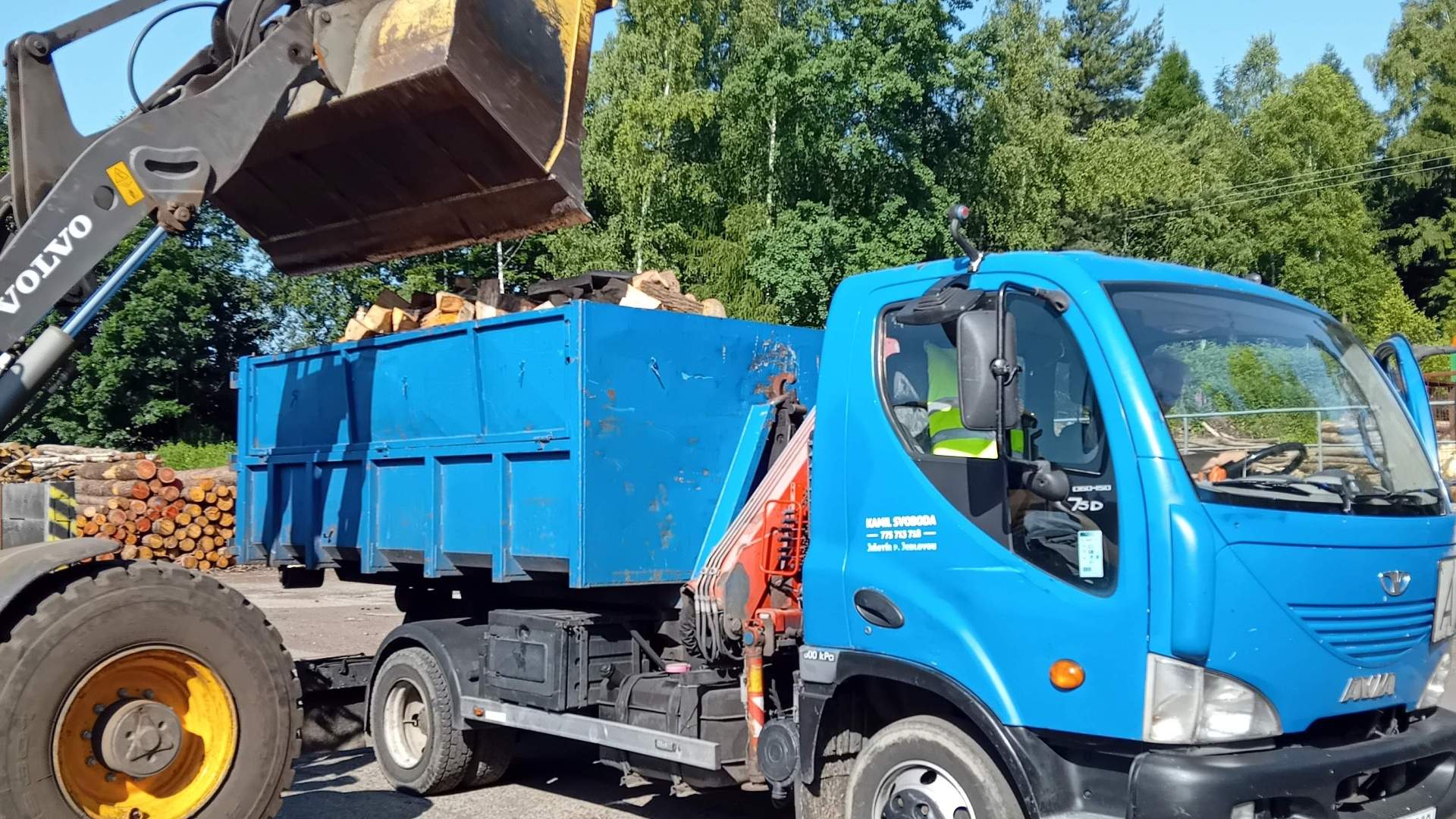 může naložit až 10 prms