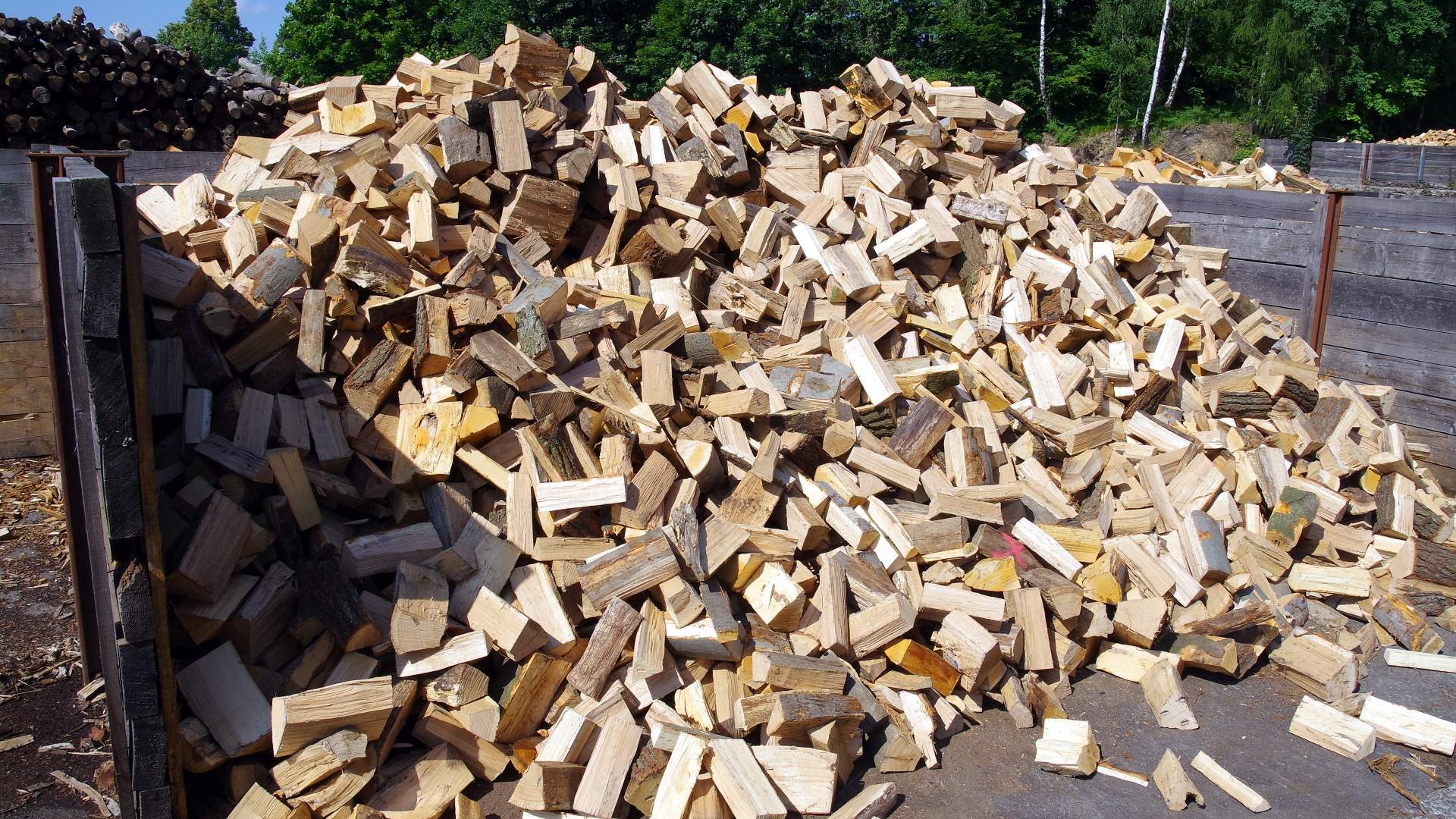 wird auf Schüttraummeter [SRM] verkauft.