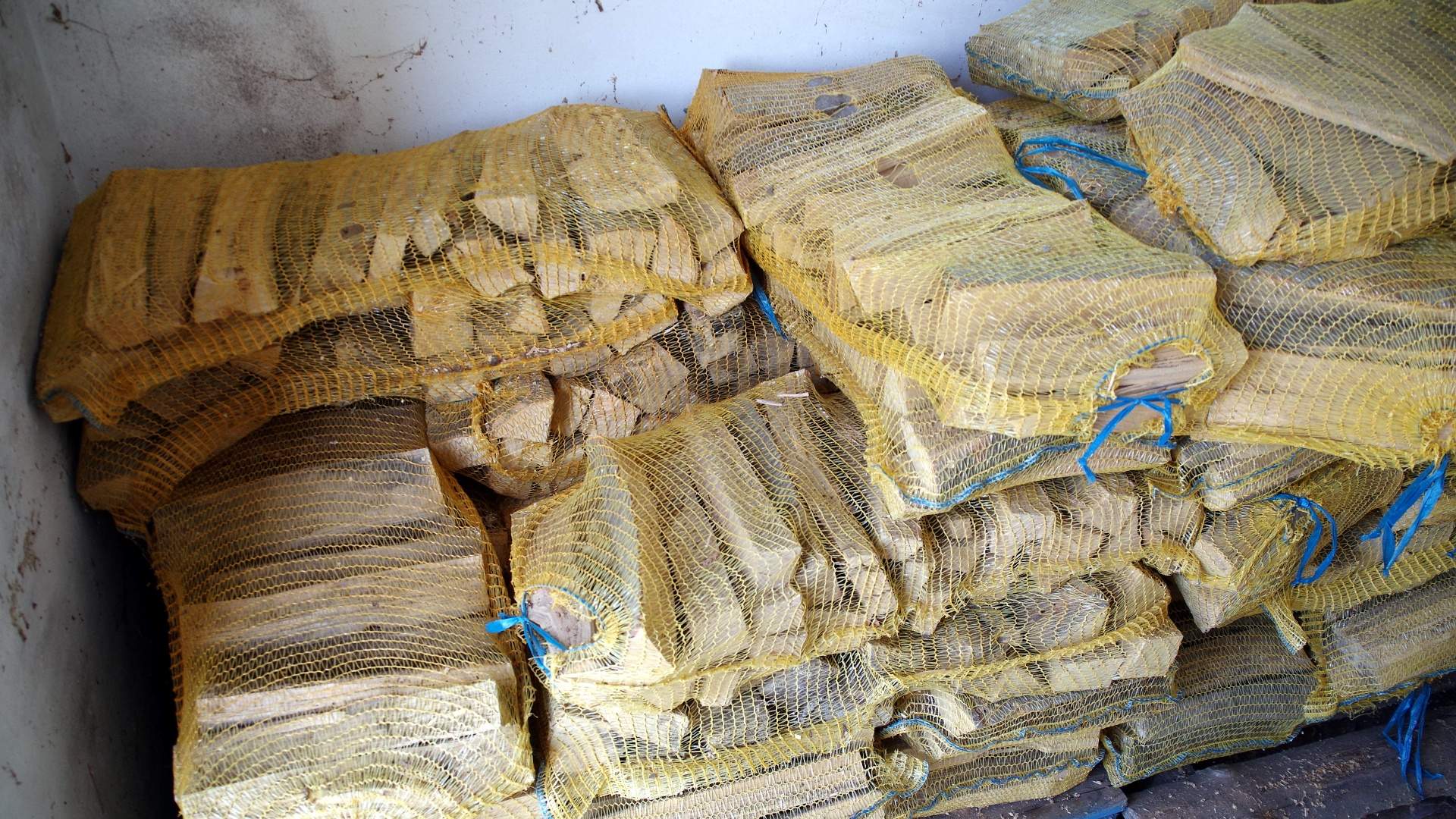 wird in Säcken geliefert