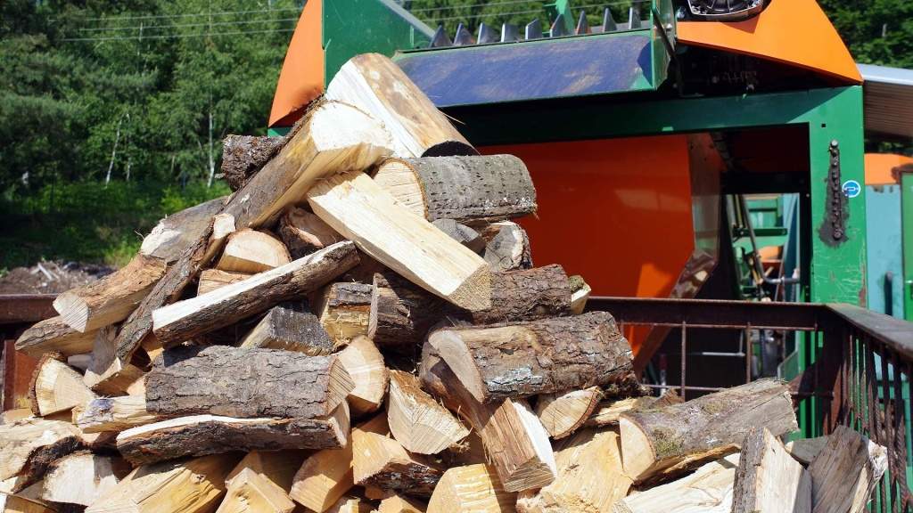 Štípané palivové dříví